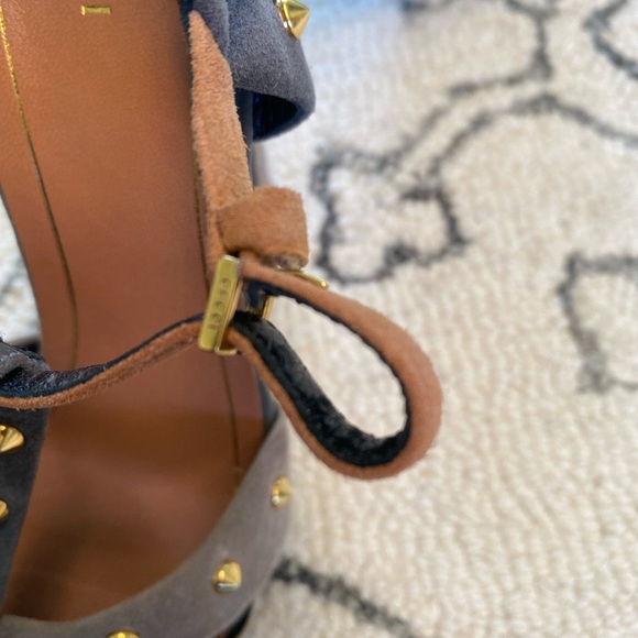 Gucci Women's Heels with Gold Studs - Black, Gray, and Tan size 39 - Picture 9 of 10